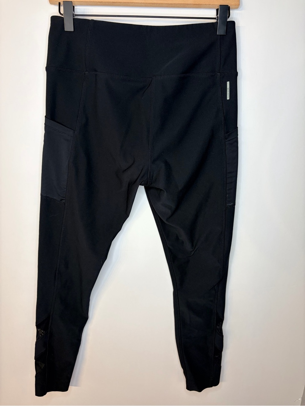 Mondetta Women’s Black Leggings with Pockets and Sheer Inserts, Size Medium - Picture 4 of 8